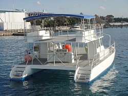 barco catamaran en venta para turismo